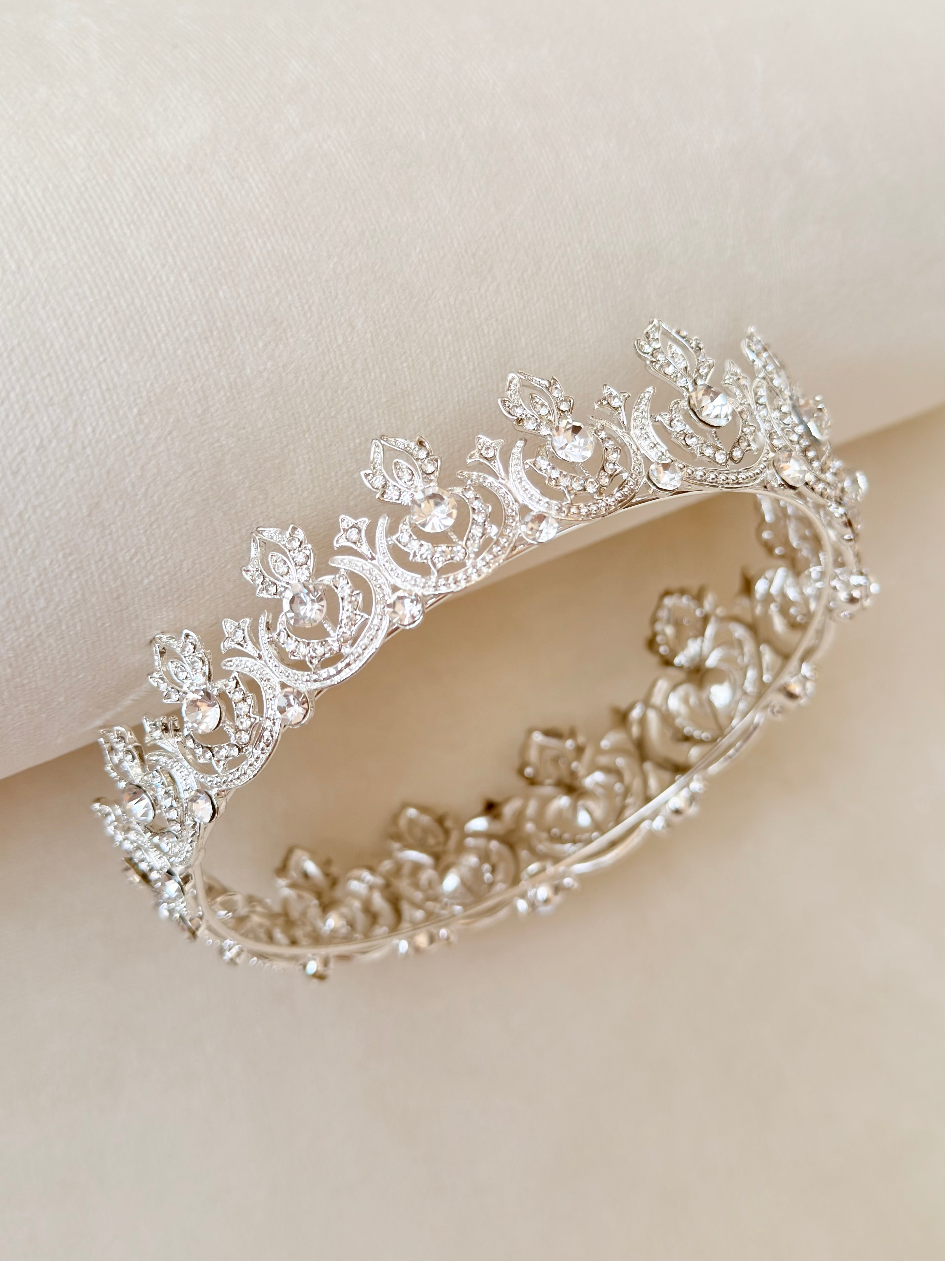 Round Bridal Crown