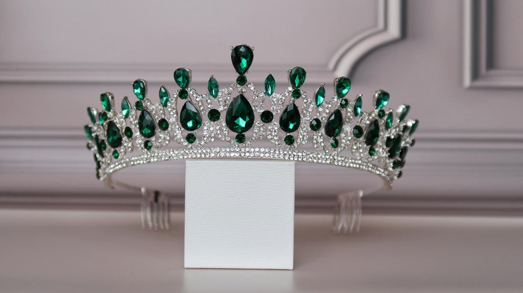 Emerald tiara, Green wedding crown