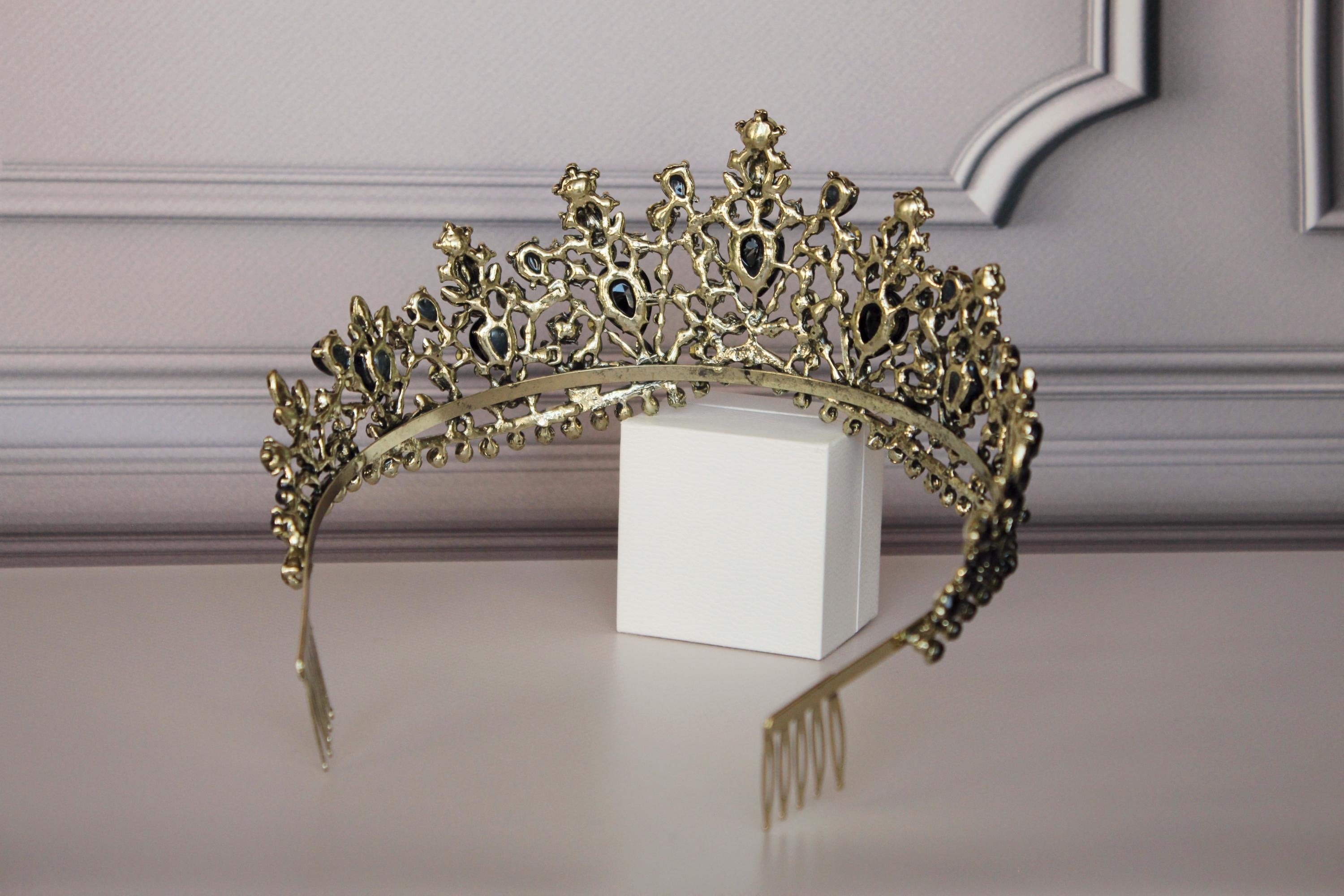 Black Swan Tiara, Black Gothic Tiara