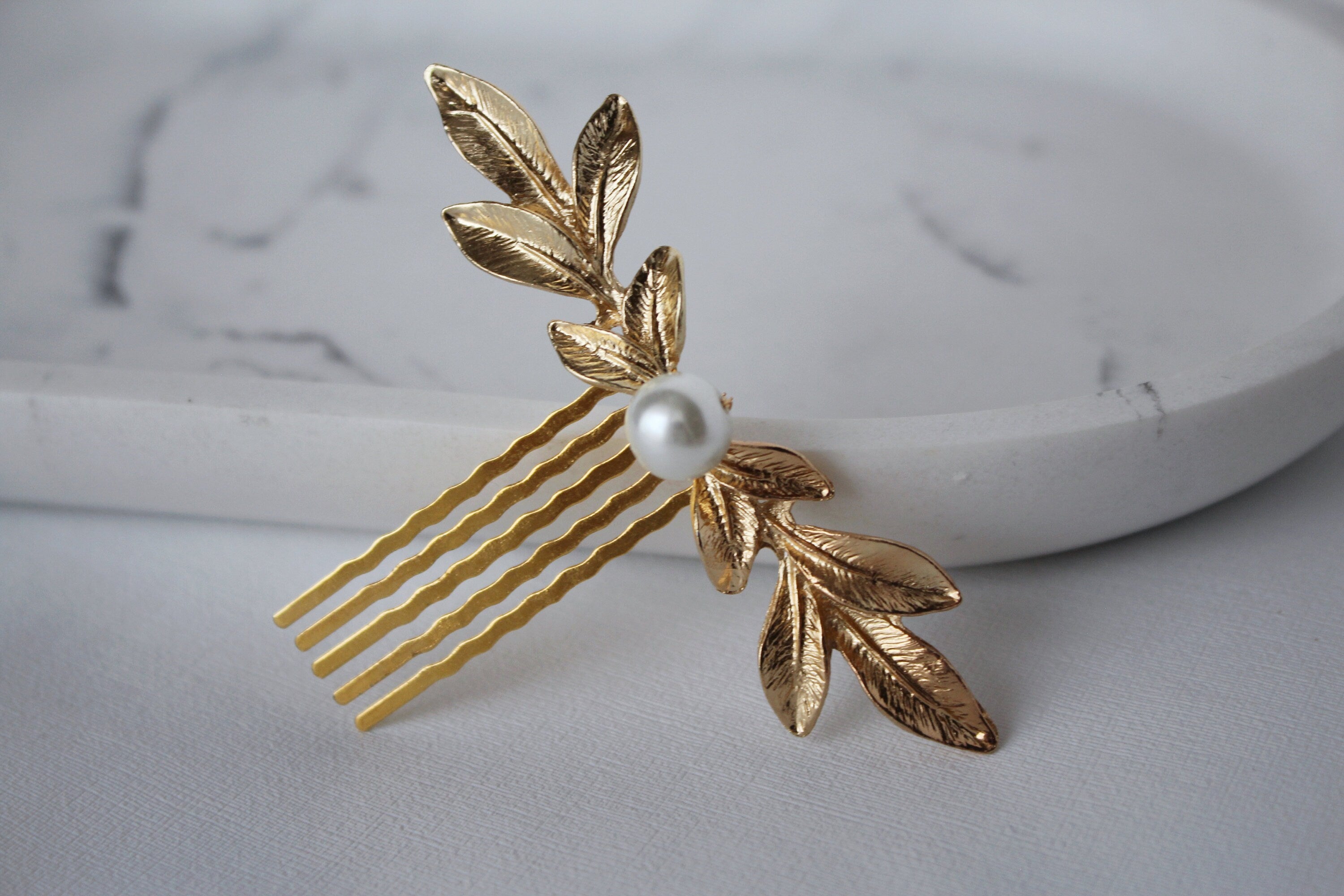 Pearl Leaf Wedding Hair Comb: Gold Bridal Hairpiece