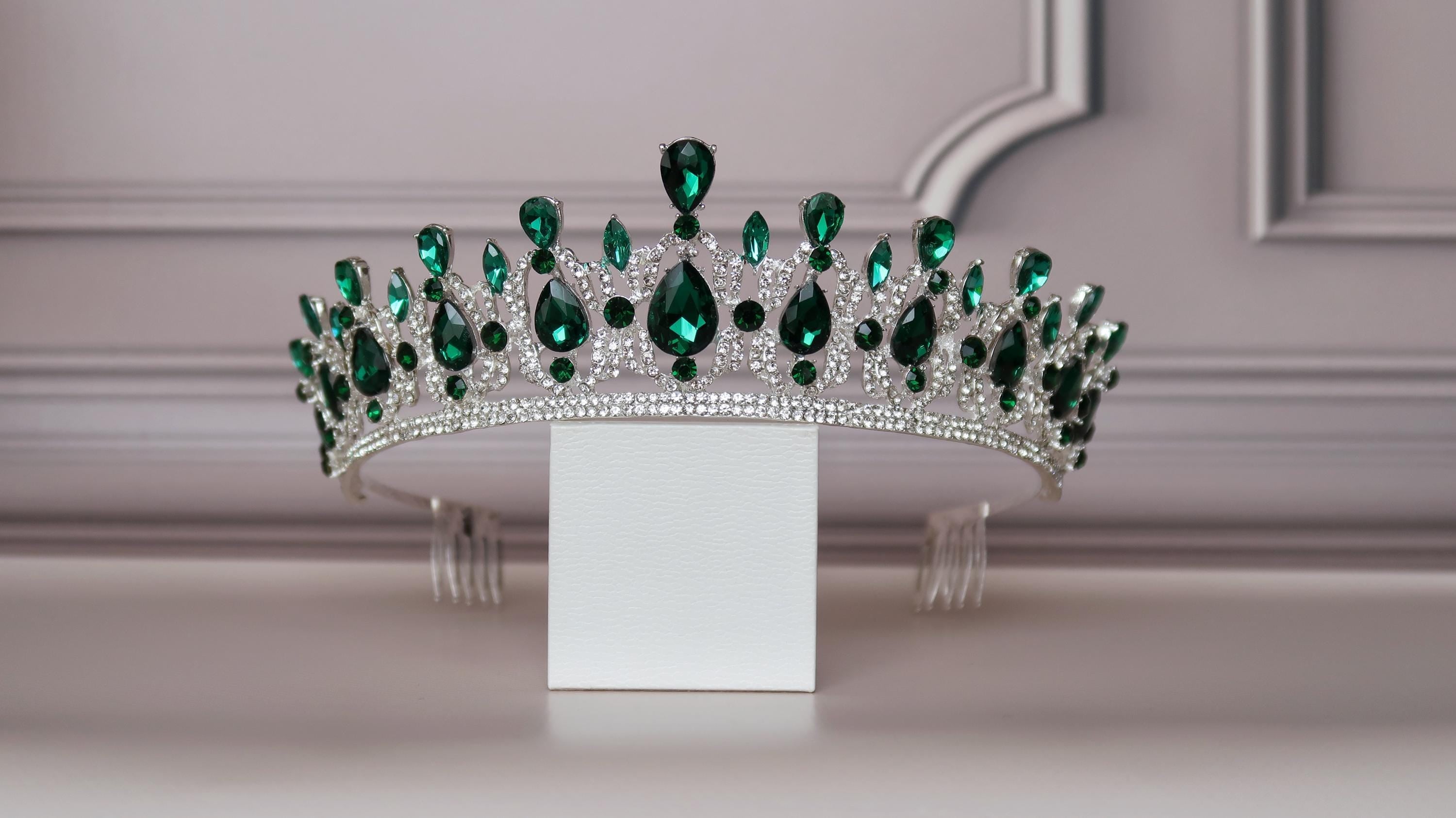 Emerald tiara, Green wedding crown