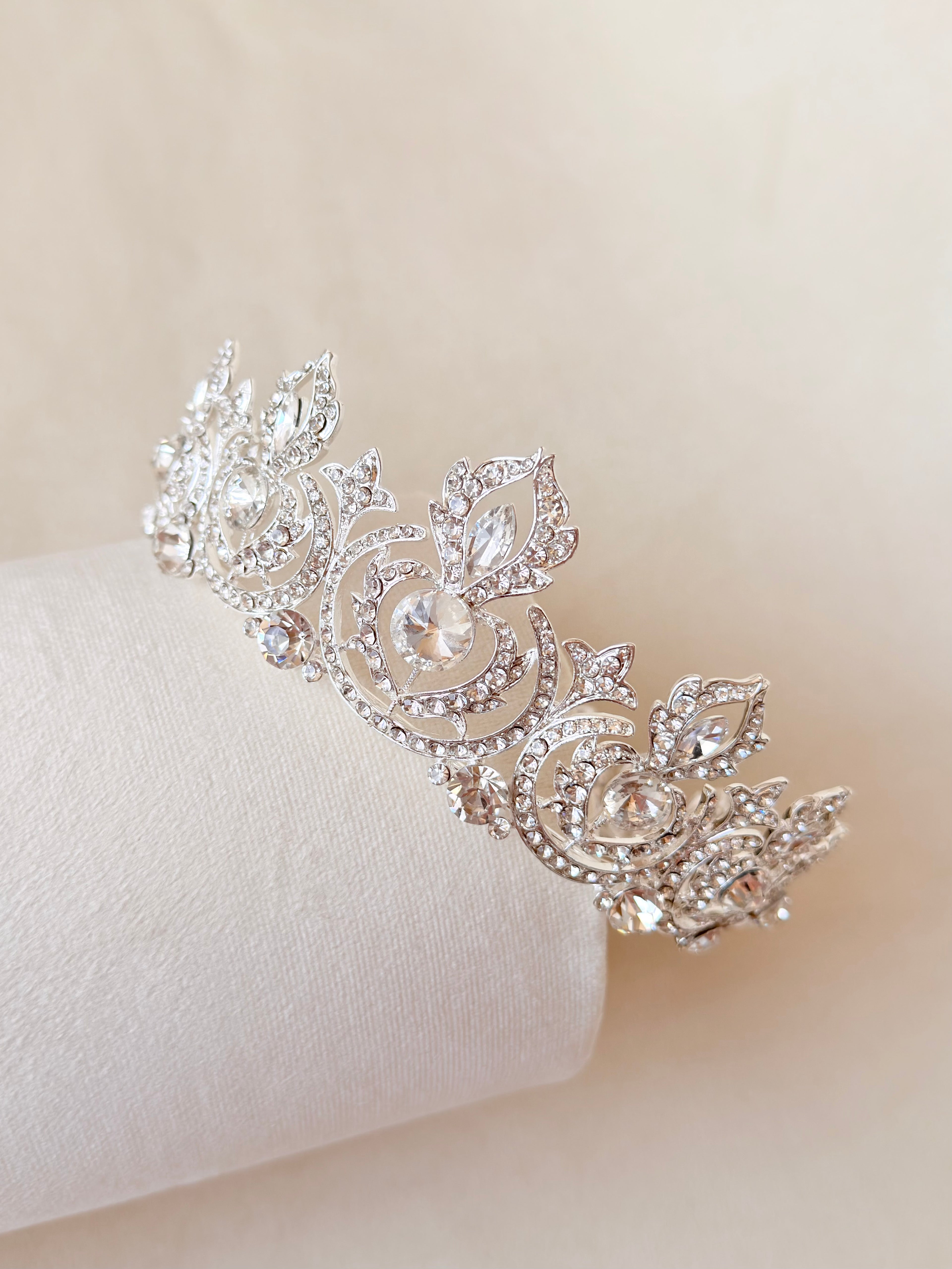 Round Bridal Crown