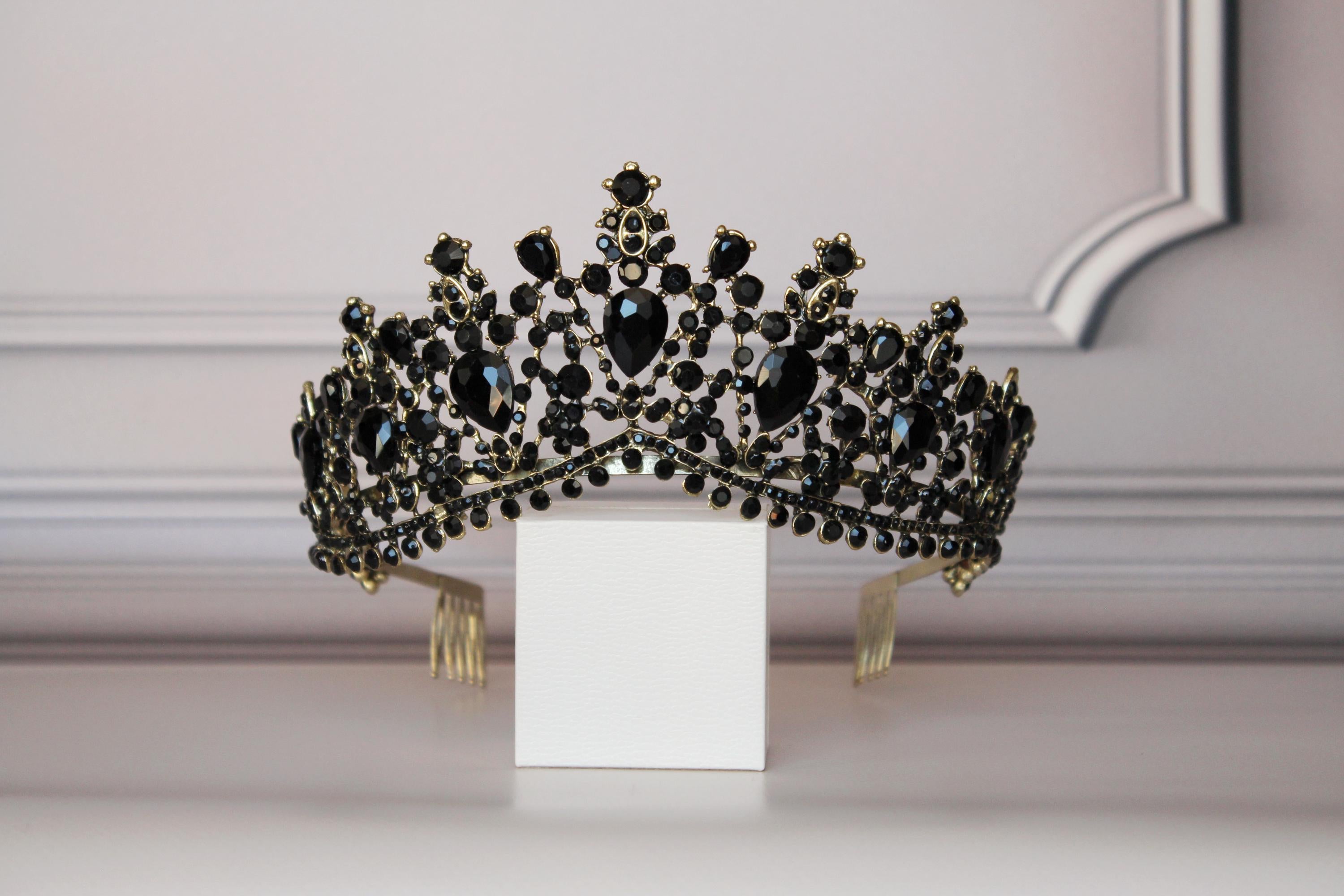Black Swan Tiara, Black Gothic Tiara