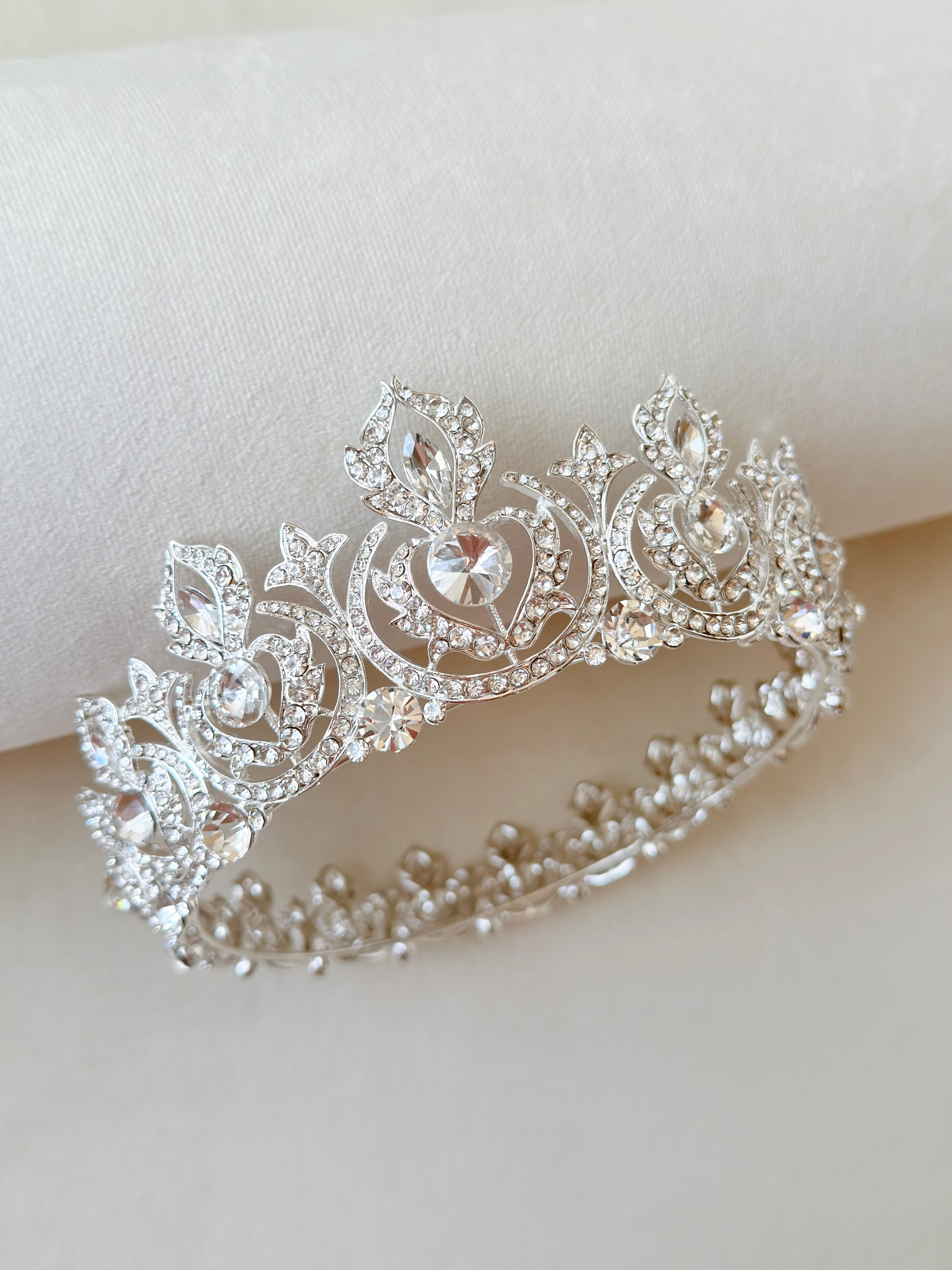 Round Bridal Crown