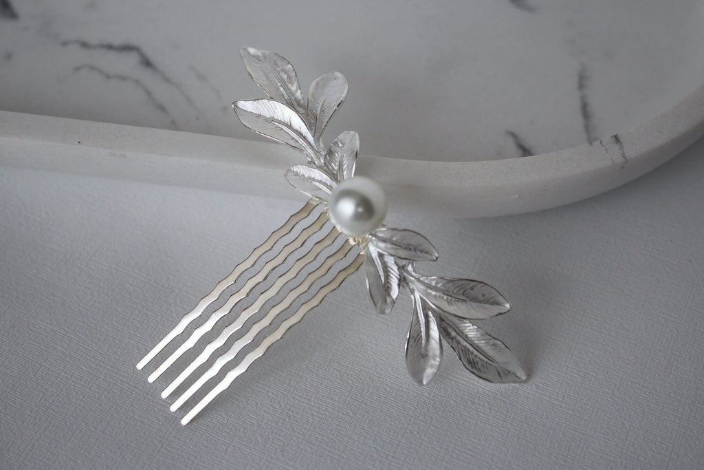 Pearl Leaf Wedding Hair Comb: Gold Bridal Hairpiece