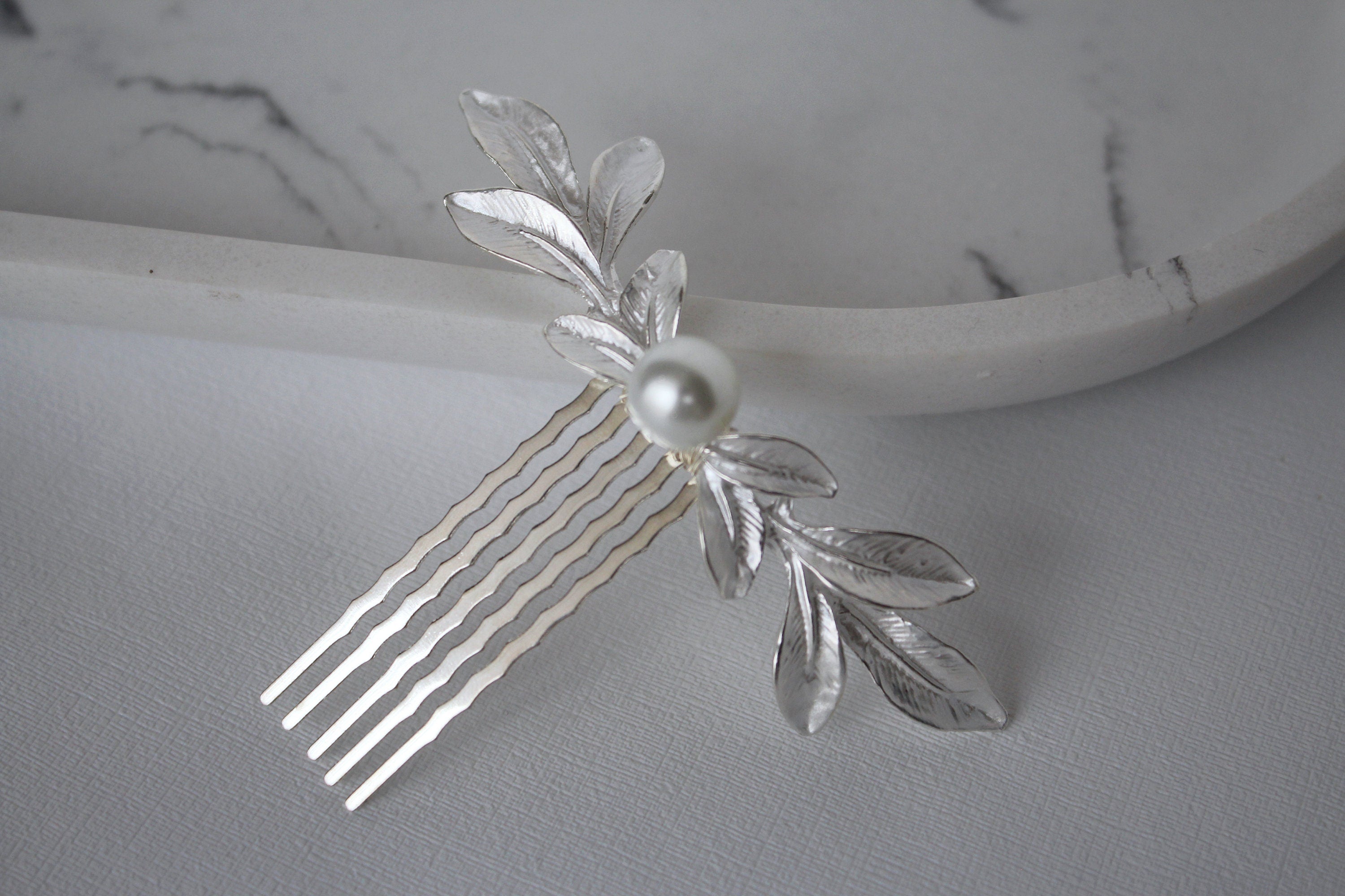 Pearl Leaf Wedding Hair Comb: Gold Bridal Hairpiece