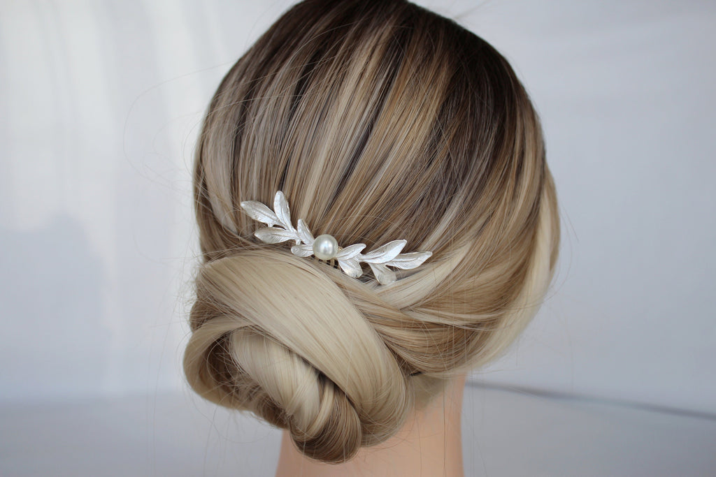 Pearl Leaf Wedding Hair Comb: Gold Bridal Hairpiece