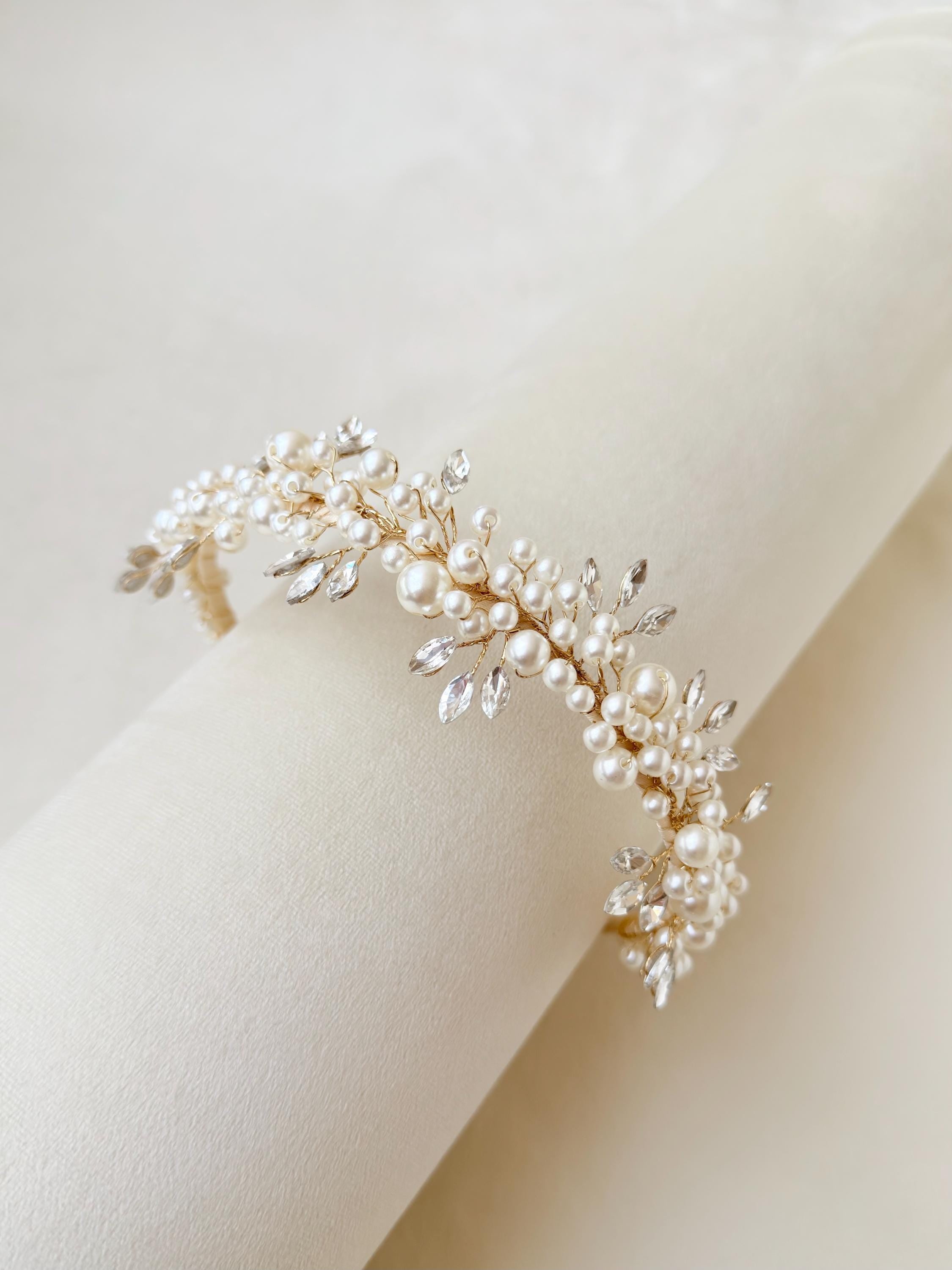 Ivory Bridal Headband, Wedding Hair Accessory, Elegant Pearl Headpiece, Minimalist Bride Hairband, Ivory Crown Headband